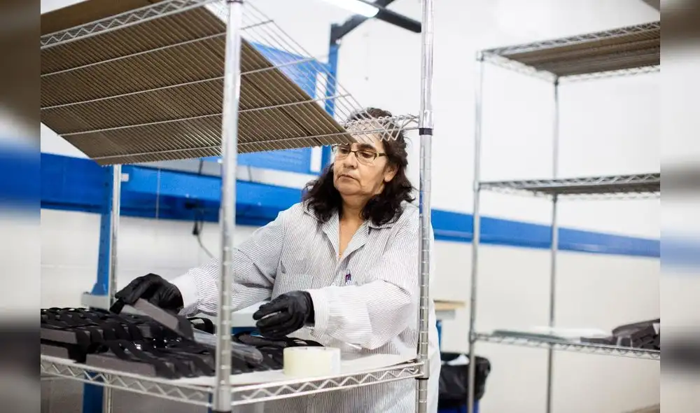 Ford trabaja con 3M, GE y UAW para incrementar la producción de respiradores y ventiladores Ford trabaja con 3M, GE y UAW para incrementar la producción de respiradores y ventiladores