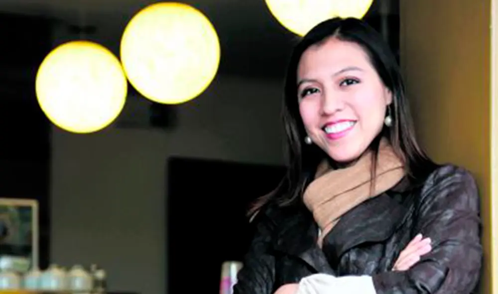 Rita tiene una pantalla táctil en la que puedes elegir el tipo de combinación de frutas para tu jugo.