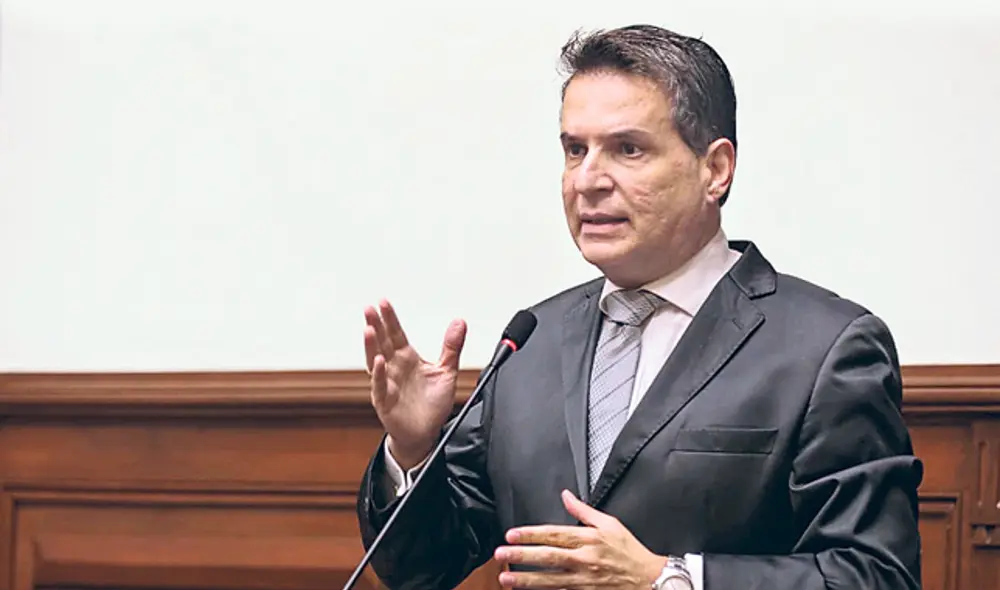 Contrarreforma. Omar Chehade, presidente de la Comisión de Constitución, mantiene opción de las cúpulas, a pesar de opiniones en contra por parte de los titulares de la ONPE y el JNE. Contrarreforma. Omar Chehade, presidente de la Comisión de Constitución, mantiene opción de las cúpulas, a pesar de opiniones en contra por parte de los titulares de la ONPE y el JNE.