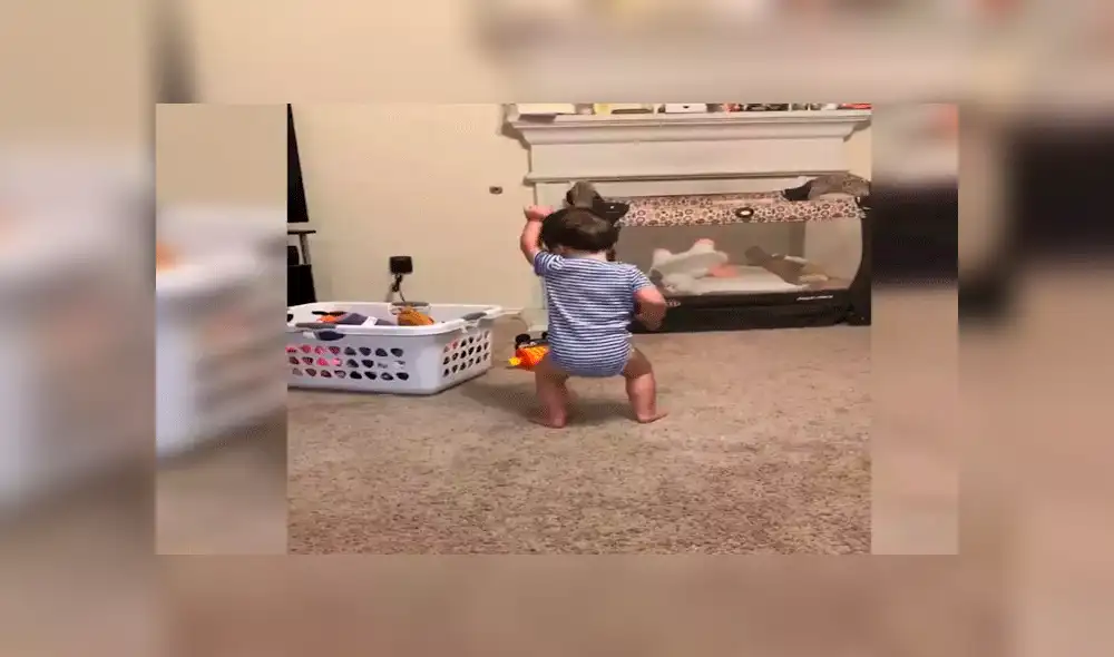 Bebé causa furor en redes sociales al imitar baile de “The git up” [VIDEO] 