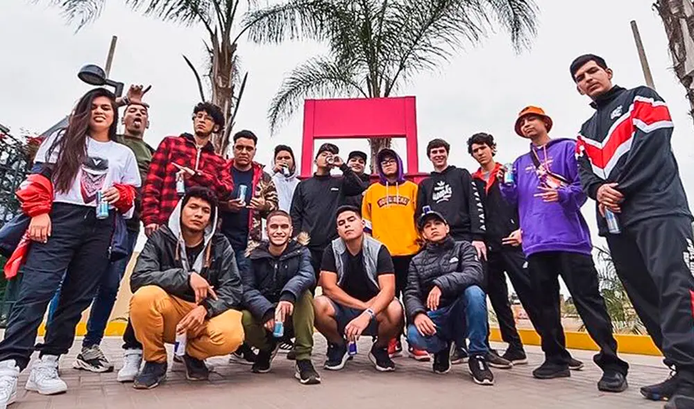 Red Bull Batalla de los Gallos Perú 2019 ya conoce a sus 16 clasificados a la final nacional que se llevará a cabo el próximo 28 de setiembre. Red Bull Batalla de los Gallos Perú 2019 ya conoce a sus 16 clasificados a la final nacional que se llevará a cabo el próximo 28 de setiembre.