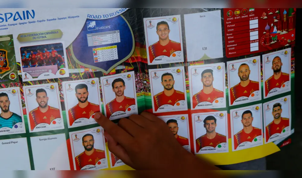 Álbum Panini: pareja sorprende con peculiar forma de llenar el coleccionable sin tener dinero