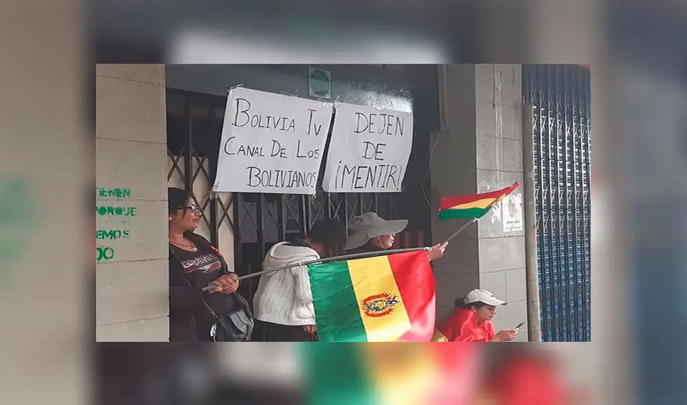 Presuntamente colocaron "candados" en las puertas para evitar que los empleados entraran al canal. Foto: ABI