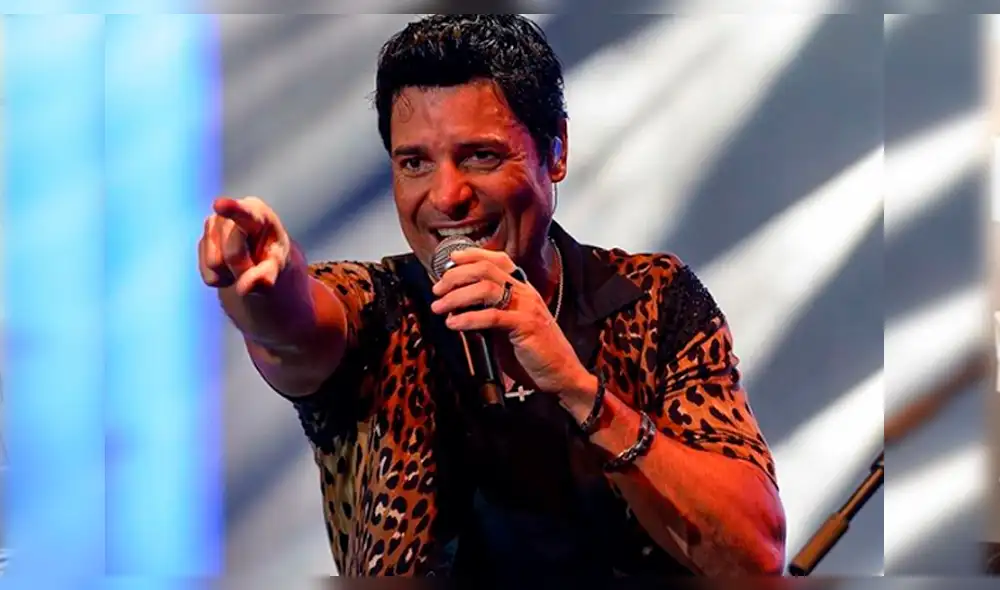 Chayanne y su hijo paralizan las redes con fotos de sus torsos desnudos