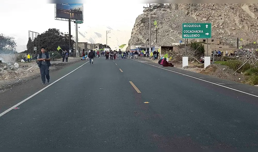 diálogo bloqueado. Transporte de carga y buses circularon en forma restringida. diálogo bloqueado. Transporte de carga y buses circularon en forma restringida.