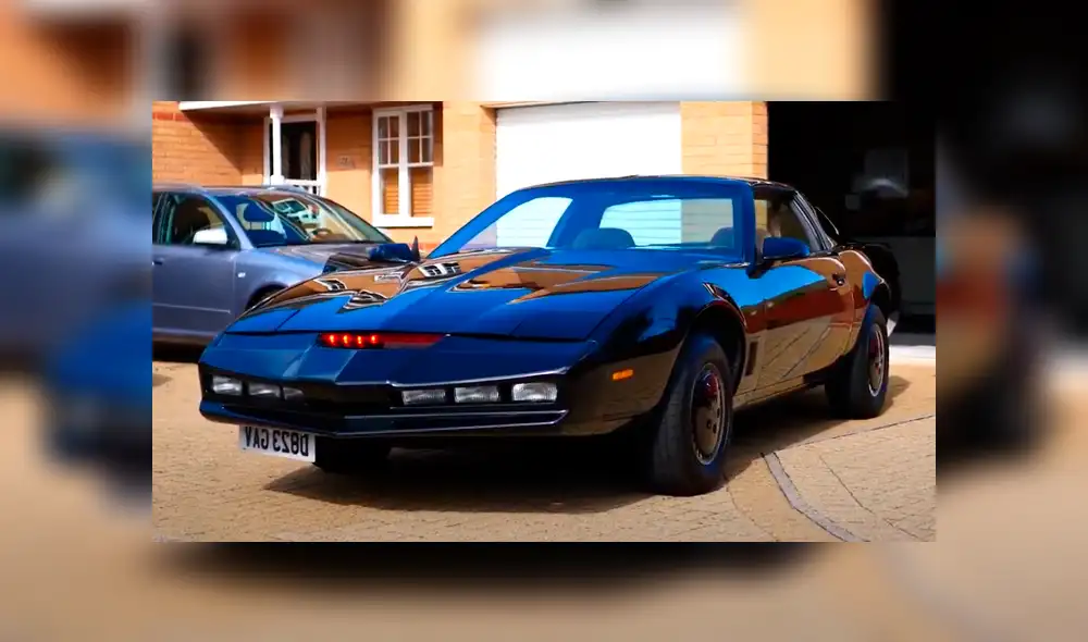 El joven ha pasado aproximadamente 480 días y más de 1.000 horas convirtiendo el automóvil. Foto: Caters Clips