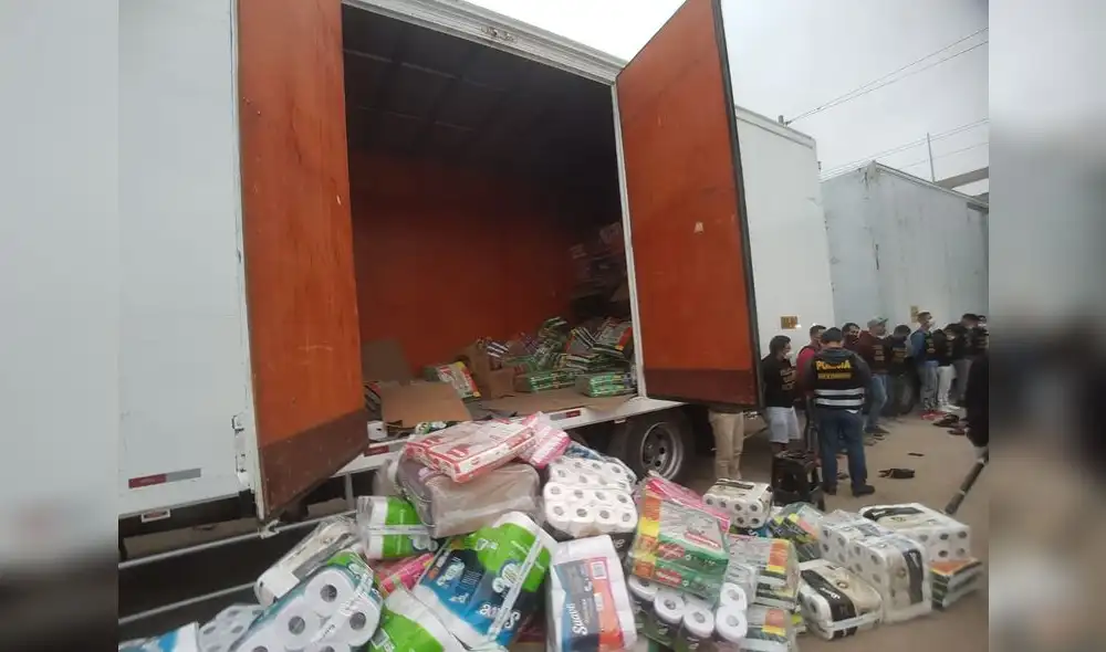 Lurin: Encuentran camión robado con productos sanitarios / Creditos: Grace Mora /URPI-GLR Lurin: Encuentran camión robado con productos sanitarios / Creditos: Grace Mora /URPI-GLR