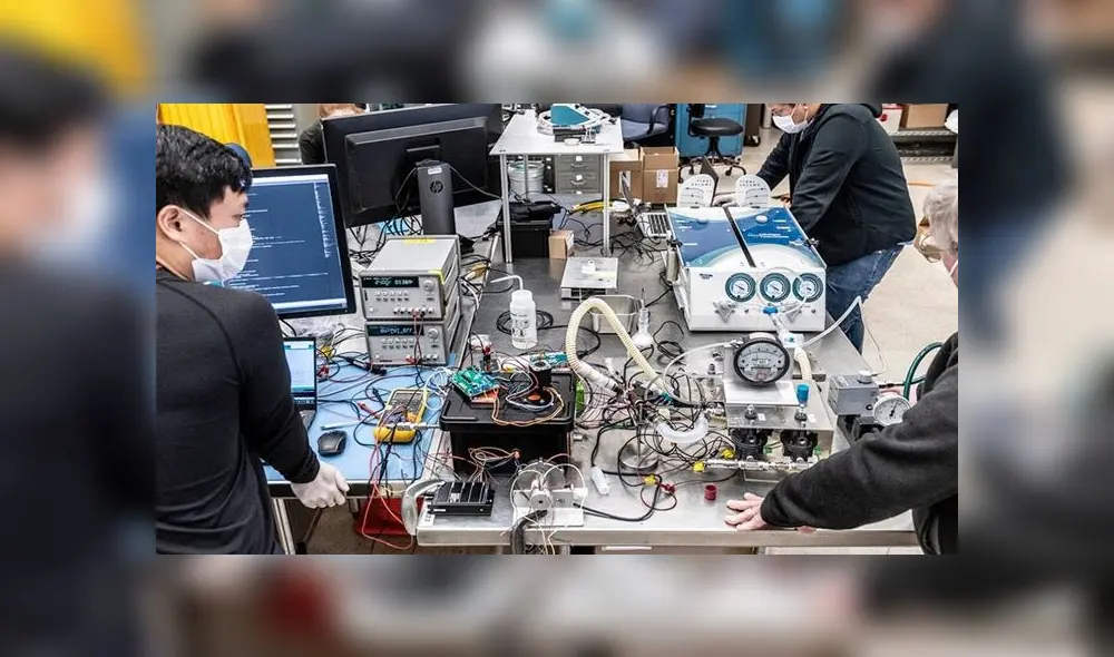 Equipo peruano ganador del ventilador mécanico elaborado por la NASA. Créditos: Human Simulation Lab at the Icahn School of Medicine, Mount Sinai Hospital, New York.