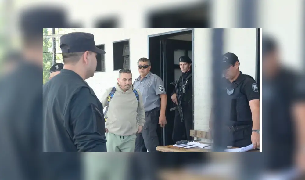 Fabián Tablado saliendo de prisión.