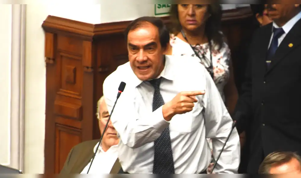 Yonhy Lescano acusa una "venganza" en su contra tas informe de Ética
