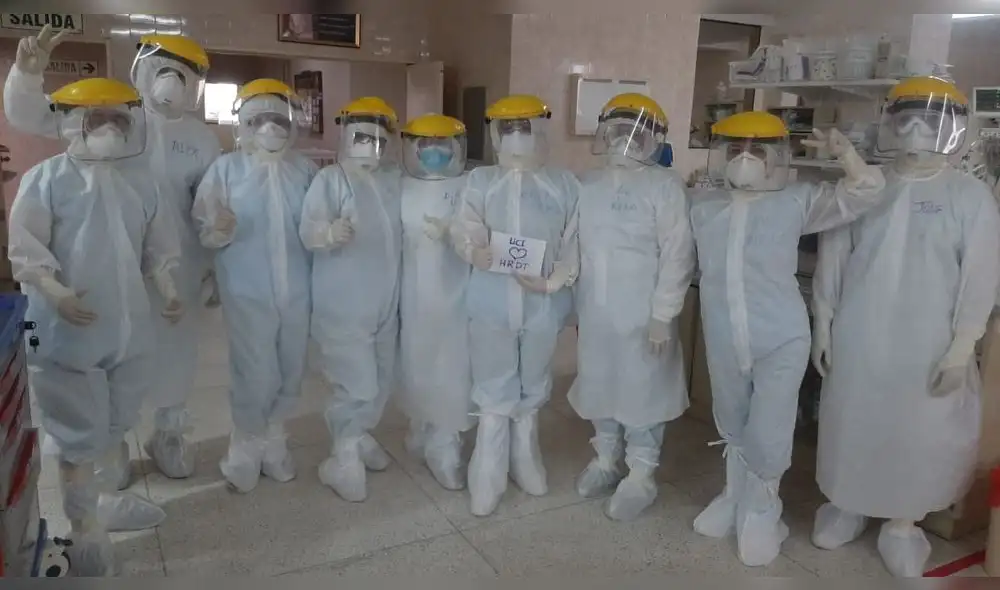 El equipo de enfermeras de UCI del HRDT, no ven cansancio ni riesgo con tal de dar lo mejor de ellos. El equipo de enfermeras de UCI del HRDT, no ven cansancio ni riesgo con tal de dar lo mejor de ellos.