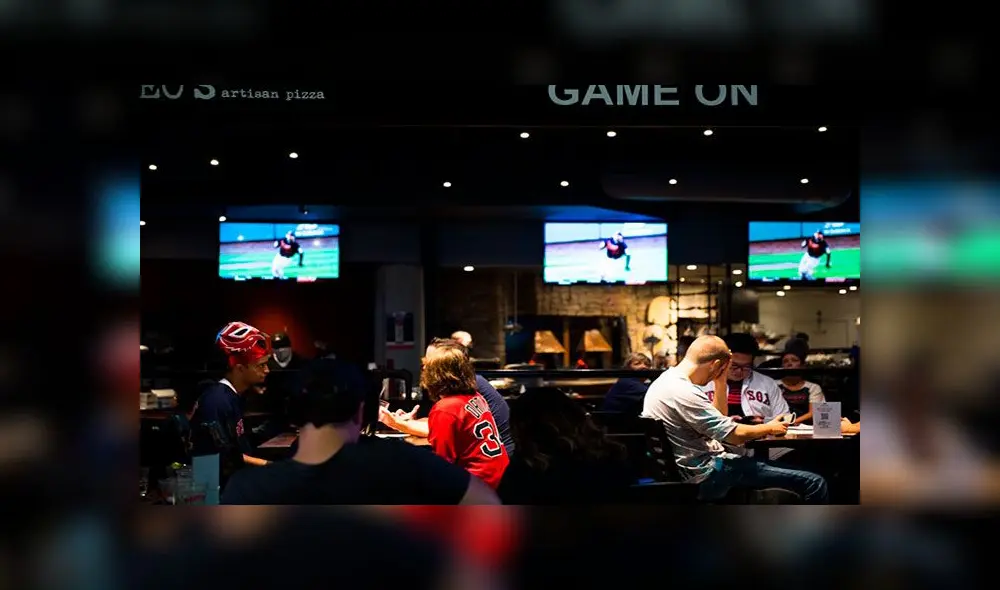 El principal epidemiólogo de Estados Unidos abogó por cerrar los bares. Foto: AFP El principal epidemiólogo de Estados Unidos abogó por cerrar los bares. Foto: AFP