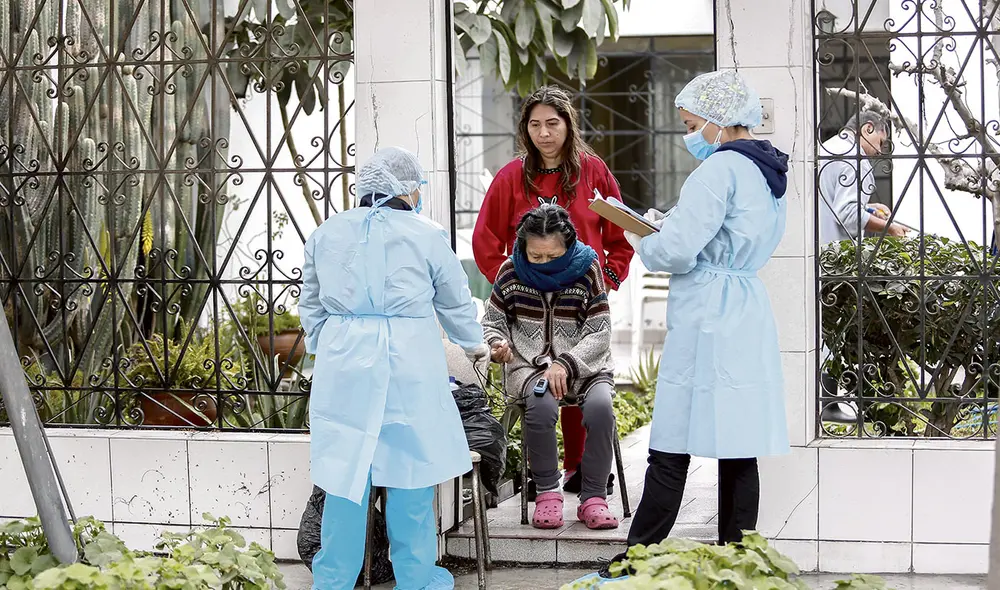 En casa. La detección de casos y la atención primaria parecen haber evitado que los pacientes se agraven y lleguen a hospitales. (Foto: Antonio Melgarejo)