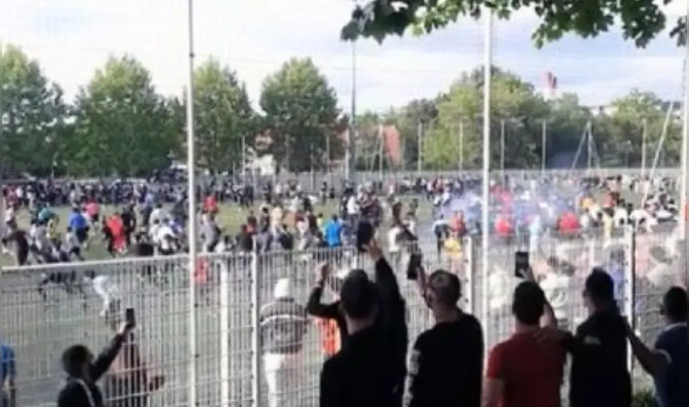 Francia: organizan partido de fútbol en medio de la pandemia. Foto: Twitter Francia: organizan partido de fútbol en medio de la pandemia. Foto: Twitter