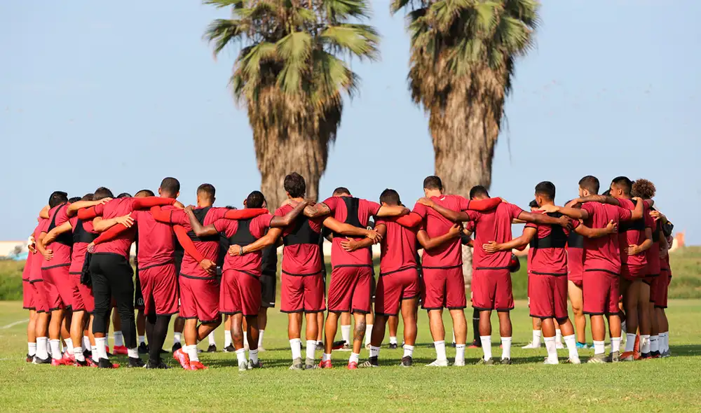 Plantel de Universitario emite comunicado tras acciones de Carlos Moreno sobre los sueldos. Foto: Prensa Universitario