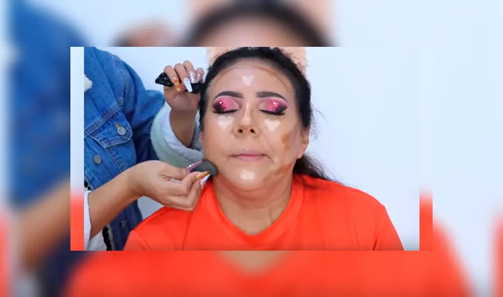 Tutorial de YouTube ha dejado a más de uno con la boca abierta al mostrar la increíble transformación de una mujer tras aplicarse gran cantidad de maquillaje en el rostro
