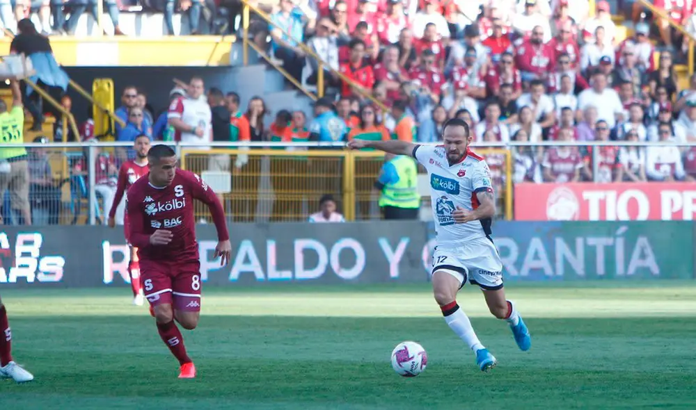 Bolaños anotó el primero para Saprissa en la Primera División de Costa Rica. Foto: Prensa Saprissa