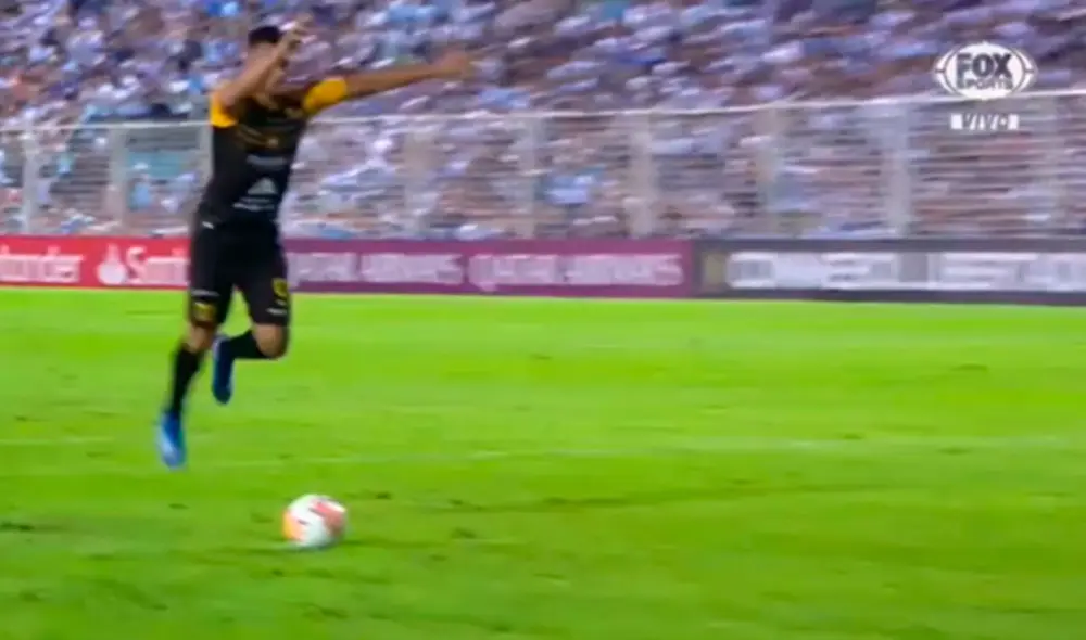 Rolando Blackburn falló el penal decisivo de The Strongest y quedó fuera de la Copa Libertadores. Foto: Captura Rolando Blackburn falló el penal decisivo de The Strongest y quedó fuera de la Copa Libertadores. Foto: Captura