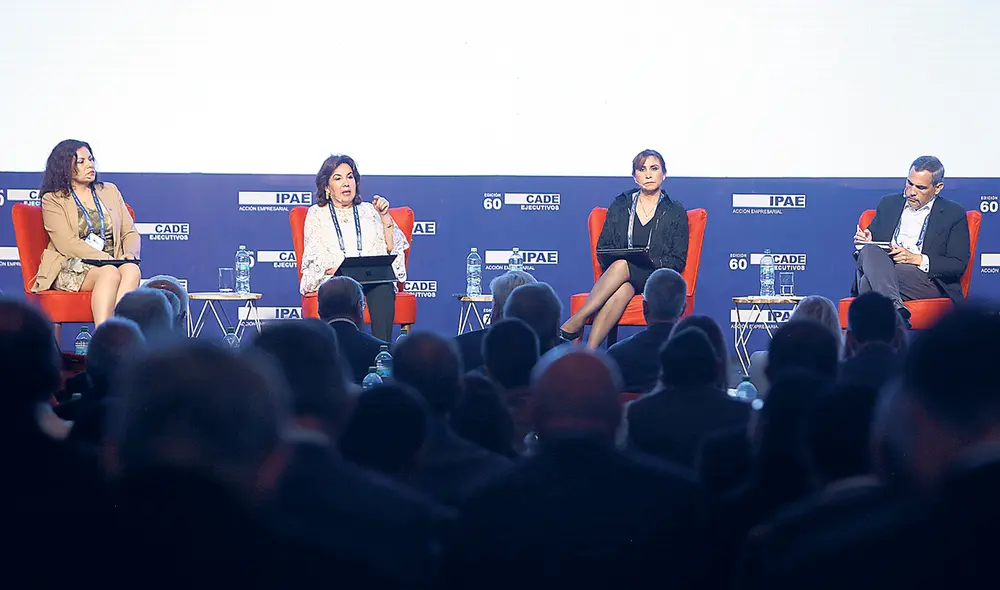 Voces. Eliana Revollar, Elvia Barrios y Patricia Benavides hablaron de sus retos en la Defensoría, el Poder Judicial y la Fiscalía.