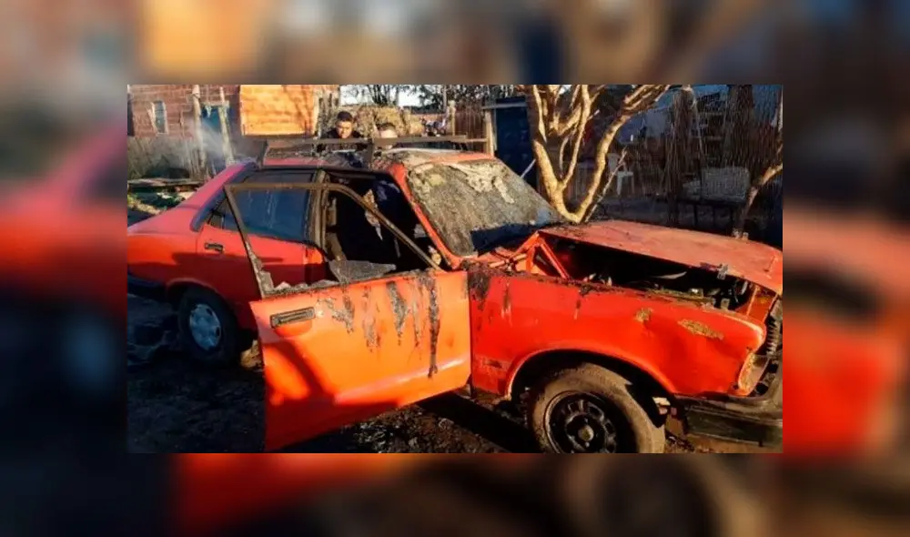 Hombre fue encontrado calcinado dentro del vehículo que le prestó su vecino para que pase la noche tras incedio de su casa. Foto: Rosario 3