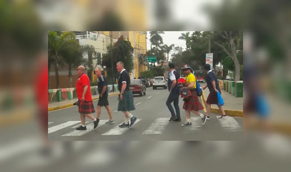 Twitter: Pese al frío, hinchas de Escocia recorren Lima en falda [FOTOS]