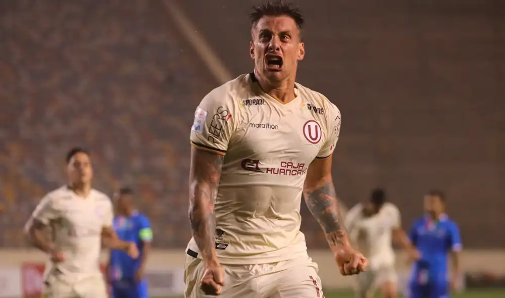 Universitario de Deportes - Germán Denis Universitario de Deportes - Germán Denis