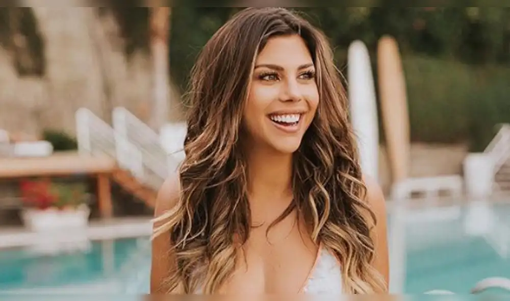 Alondra García Miró y Paolo Guerrero en romántica escena dentro de hotel