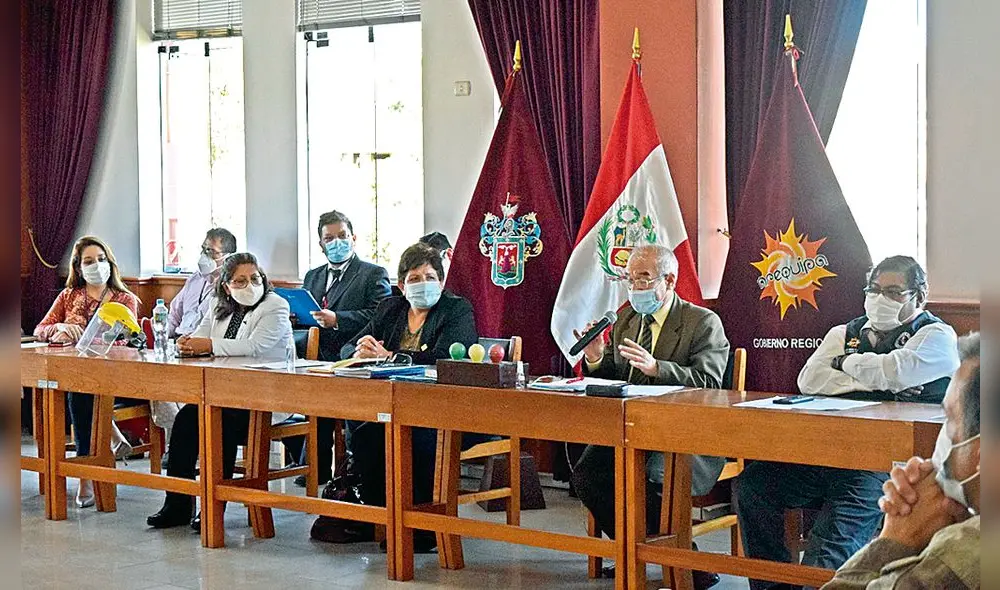 postura. Comando COVID rechaza aforo al 100% en buses.