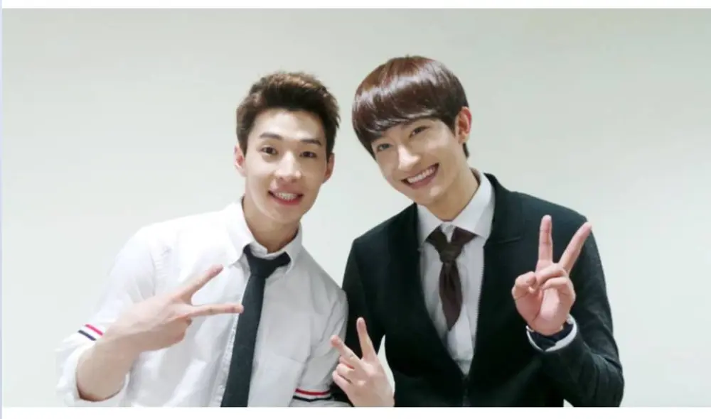 SUPER JUNIOR, Zhoumi y Henry SUPER JUNIOR, Zhoumi y Henry