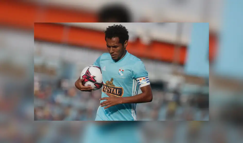 ¿Carlos Lobatón se retira o continúa un año más en Sporting Cristal?