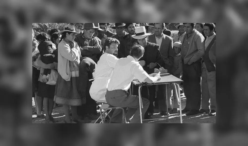 La cola de los víctimas del terremoto para el hospital soviético en Huaraz, Perú. Foto: Valeriy Shustov / Sputnik La cola de los víctimas del terremoto para el hospital soviético en Huaraz, Perú. Foto: Valeriy Shustov / Sputnik