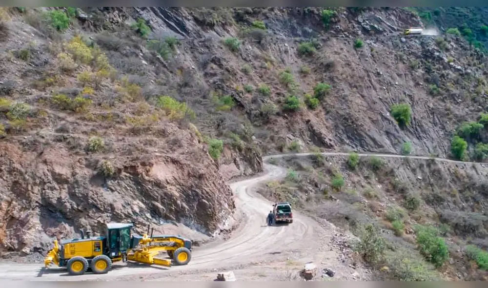 Afirmado de carretera en Yungay