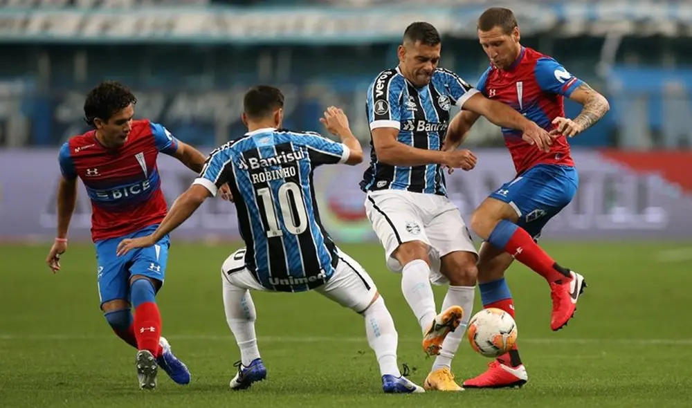 Gremio y U. Católica empatan sin goles por el Grupo E de la Copa Libertadores 2020. Foto: EFE.