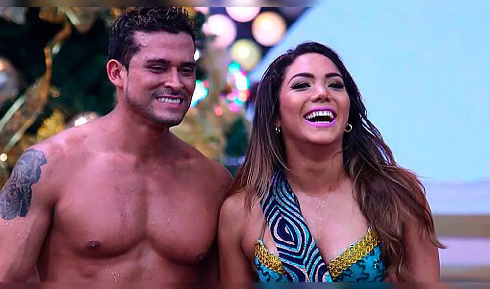 Isabel Acevedo confiesa que no guarda ningún regalo de Christian Domínguez. Isabel Acevedo confiesa que no guarda ningún regalo de Christian Domínguez.