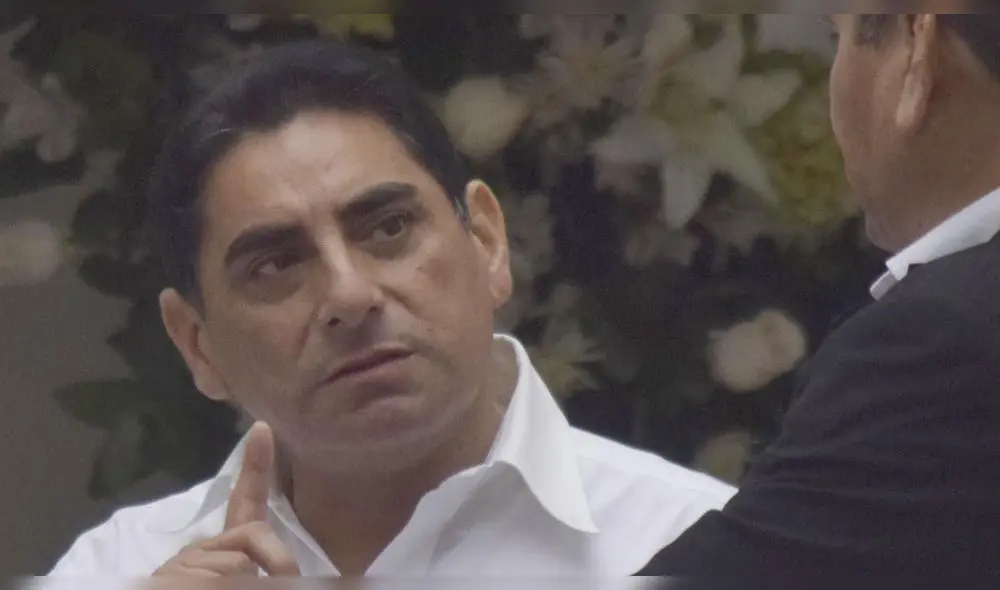 Amenazan a Carlos Álvarez por burlarse de congresistas en parodia