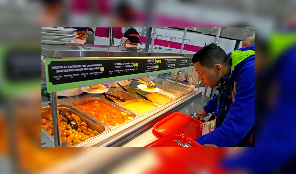 600 kilos de plátano, una tonelada de proteínas animales (carne y pollo), 200 litros de sopa, 600 litros de jugos de fruta natural se está consumiendo a diario en Lima 2019. 600 kilos de plátano, una tonelada de proteínas animales (carne y pollo), 200 litros de sopa, 600 litros de jugos de fruta natural se está consumiendo a diario en Lima 2019.