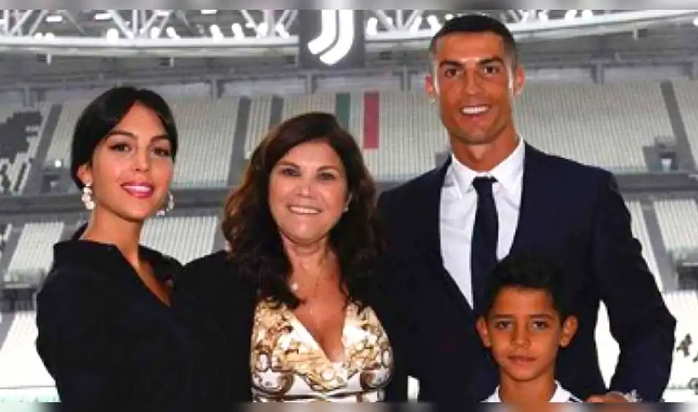 Mamá de Cristiano Ronaldo alborota Instagram con fuerte mensaje tras denuncia de violación