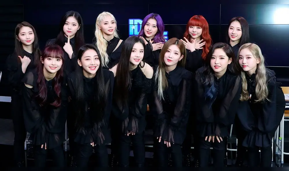 Loona, estilizado como LOOΠΔ es un grupo de chicas Surcoreano creado por Blockberry Creative, que debutó el 19 de agosto de 2018.