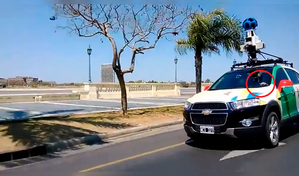 Auto de Google Maps no desea que lo persigan y chofer hace esto [VIDEO]