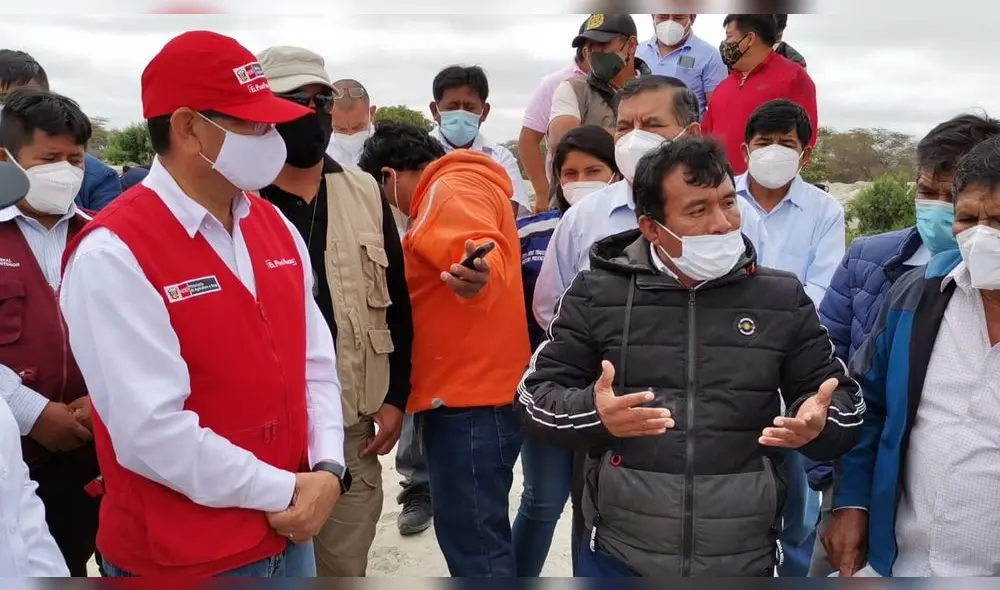 Ministro y presidente comunal recorrieron represa para beneficio de los pueblos más olvidados (Foto: difusión)