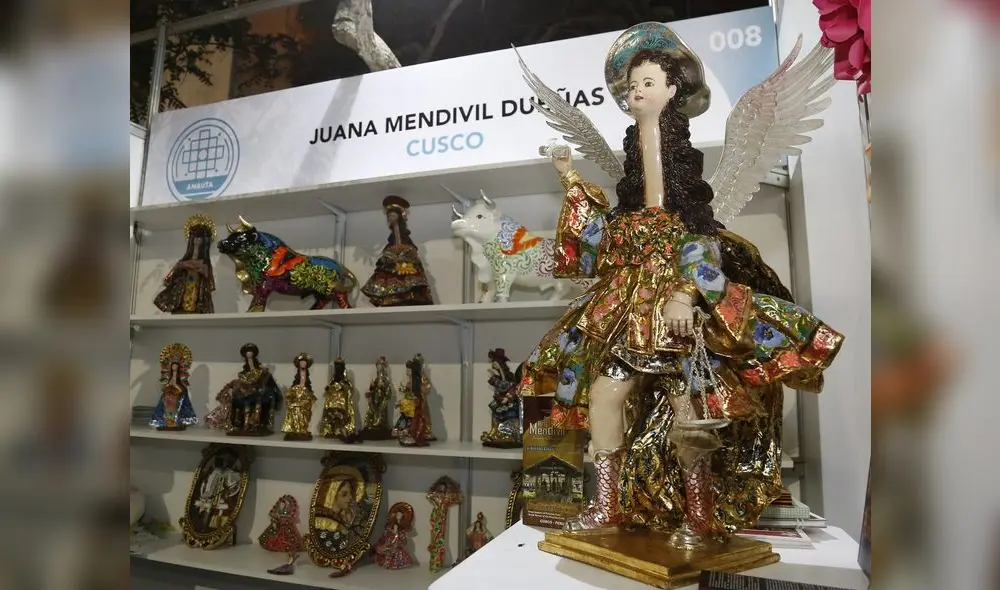 cusco. Exposición y venta de piezas en imaginería de la artista Juana Mendivil Dueñas.