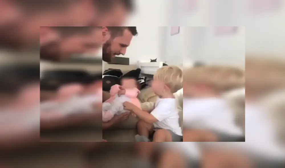Desliza las imágenes para ver más detalles de la amorosa reacción que tuvo este niño al conocer a su hermanita. (Foto: captura) Desliza las imágenes para ver más detalles de la amorosa reacción que tuvo este niño al conocer a su hermanita. (Foto: captura)