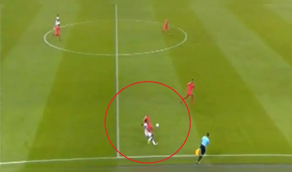 Perú vs Holanda: André Carrillo se mandó un tremendo ‘sombrero’ sobre Sneijder [VIDEO]