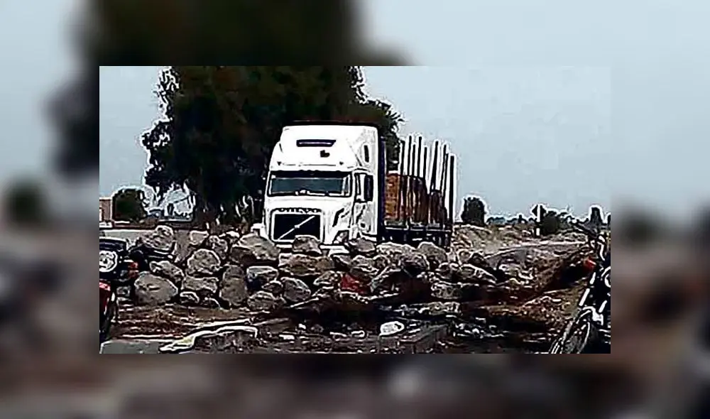 Protesta. Vías de ingreso al valle amanecieron con obstáculos.