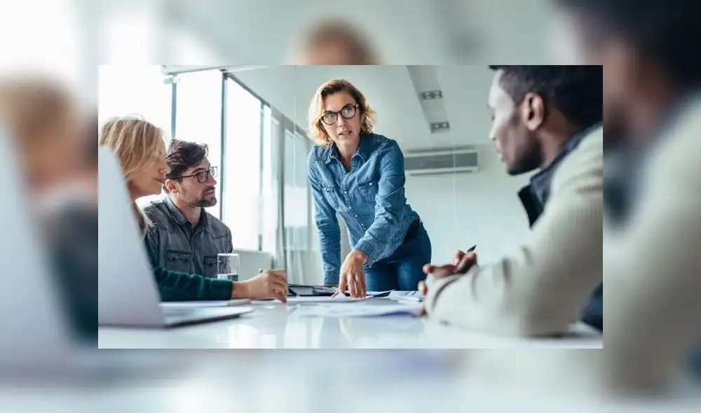 mujeres en cargos grandes