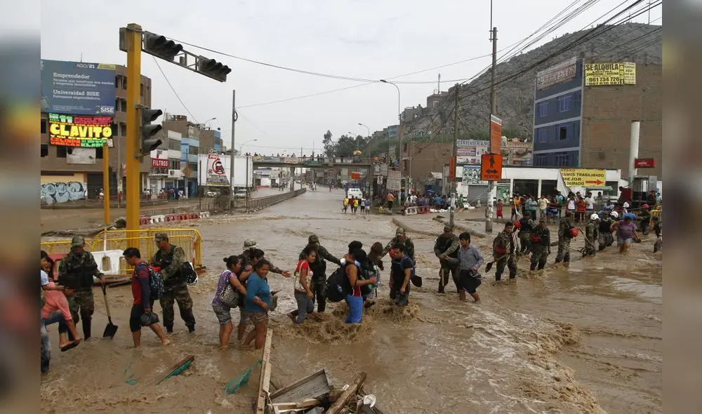Lima puede ser declarada en emergencia si persisten fuertes lluvias y huaicos