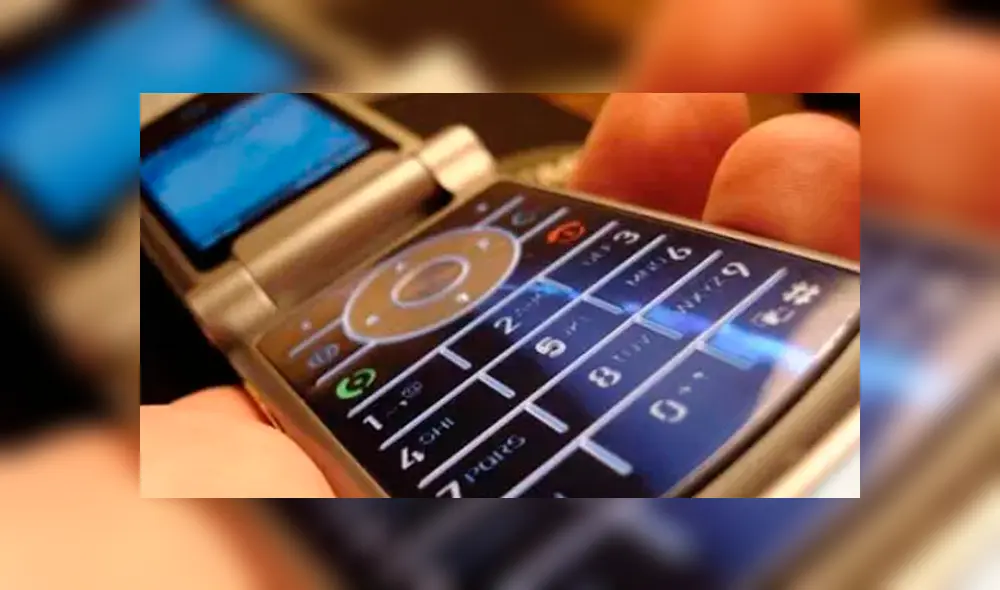 Las personas no solían usar el modo silencio o vibrador de sus teléfonos para que los demás escuchen sus divertidos ringtones de mensaje. Foto: Fortuna.