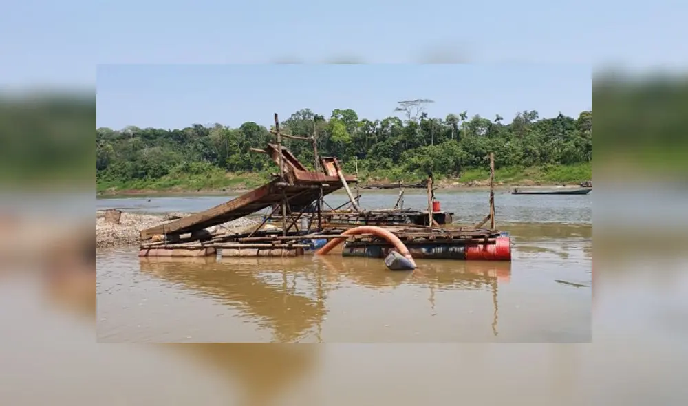 En total se destruyeron seis balsas carrancheras con sus respectivos motores e instrumentos. (Foto: Difusión) En total se destruyeron seis balsas carrancheras con sus respectivos motores e instrumentos. (Foto: Difusión)