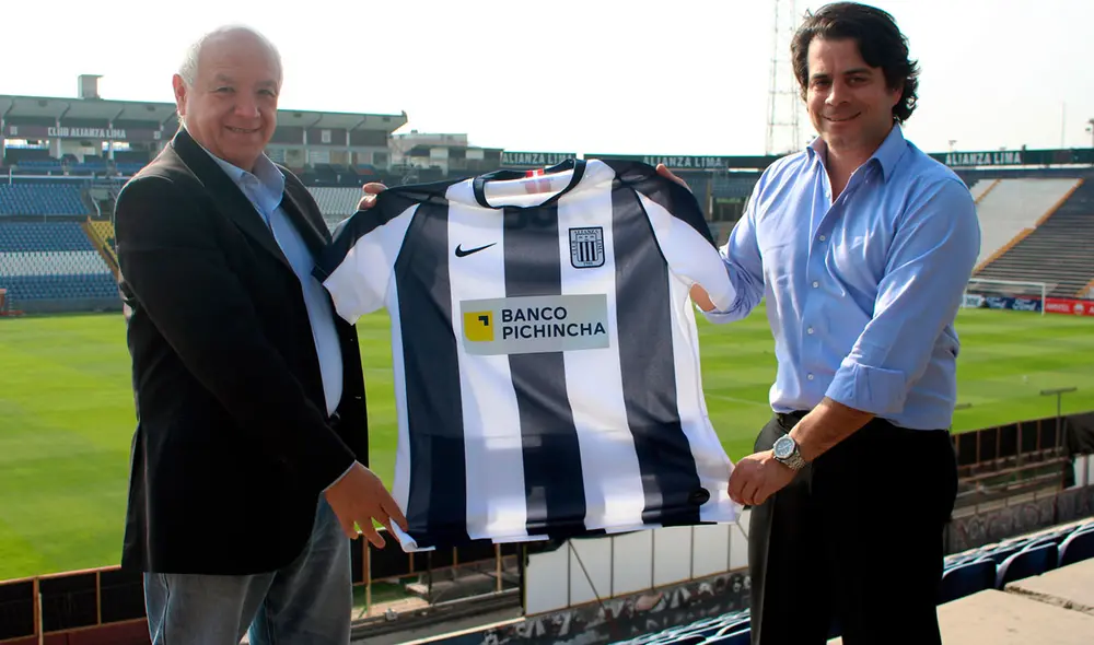 Alianza Lima nombró a Walter Oyarce como nuevo Embajador. Foto: Prensa Alianza Lima Alianza Lima nombró a Walter Oyarce como nuevo Embajador. Foto: Prensa Alianza Lima