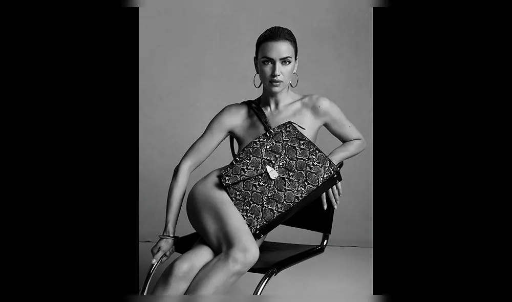 La modelo rusa posó para la campaña de la nueva colección de bolsos de la marca La modelo rusa posó para la campaña de la nueva colección de bolsos de la marca